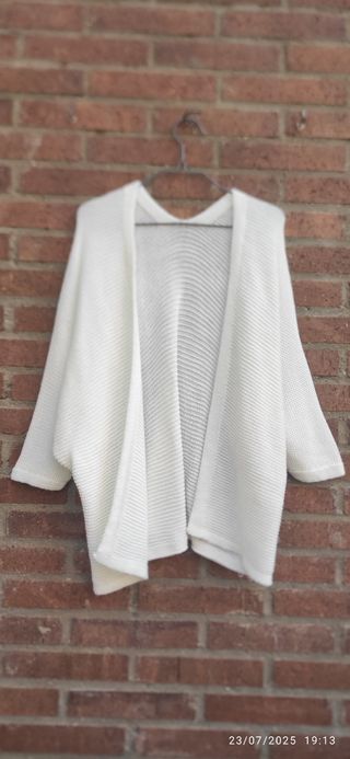 Chaqueta blanca de punto