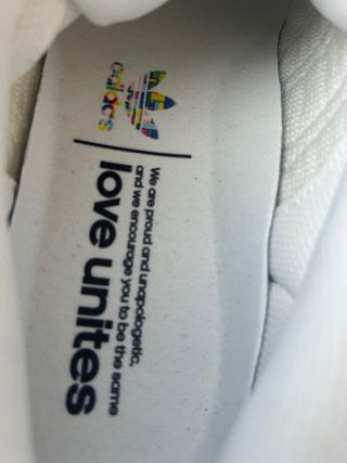 Adidas Superstar Pride - zapatillas blancas