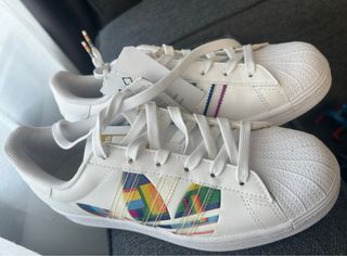 Adidas Superstar Pride - zapatillas blancas
