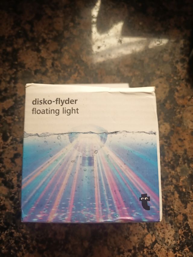 Disco-flyder: Luz flotante multicolor