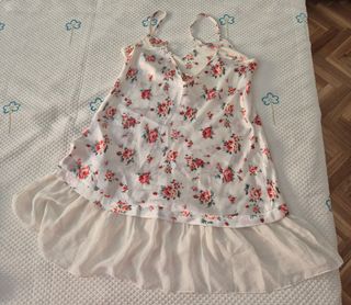 Camisón satén floral blanco-rojo