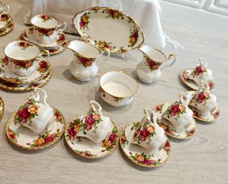 Juego de té  y Café Royal Albert Les Roses