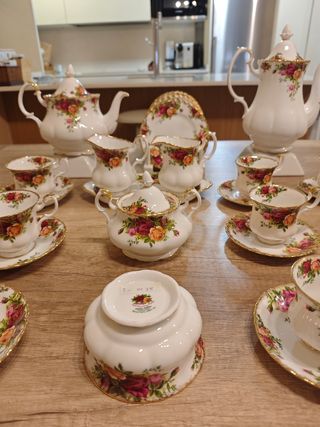 Juego de té  y Café Royal Albert Les Roses