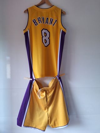 Completo Kobe Bryant Lakers
