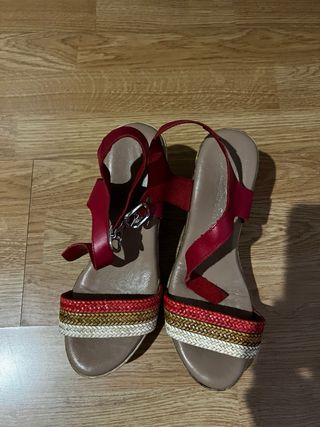 Sandalias rojas tacón 38 cuero