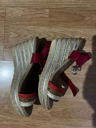 Sandalias rojas tacón 38 cuero