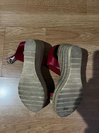 Sandalias rojas tacón 38 cuero