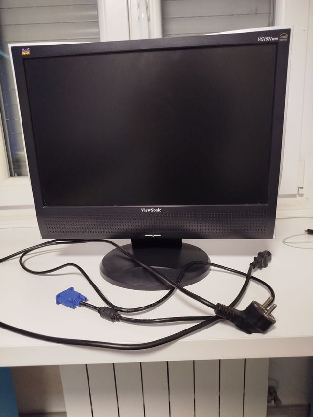 Monitor ViewSonic VG1921wm-2 19" con VGA y alt