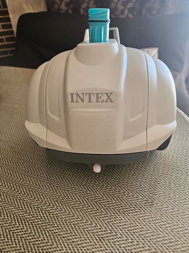 Limpiafondos piscina automático