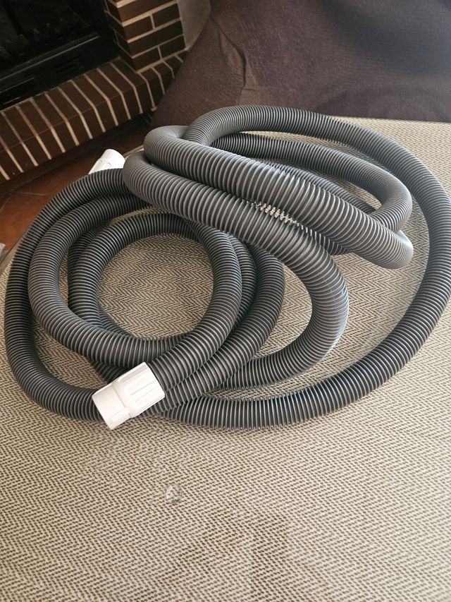 Limpiafondos piscina automático