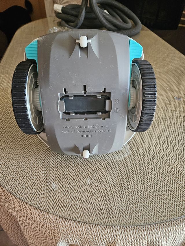 Limpiafondos piscina automático