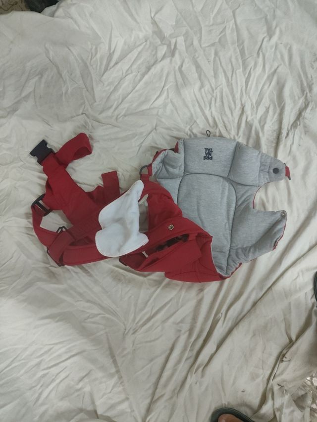 Mochila portabebés Prenatal roja