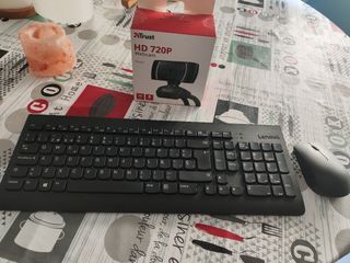 Teclado y ratón inalámbrico Lenovo más Webcam 