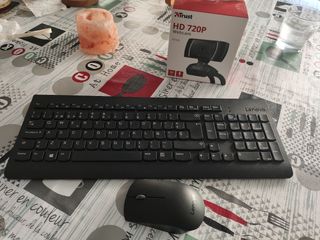 Teclado y ratón inalámbrico Lenovo más Webcam 