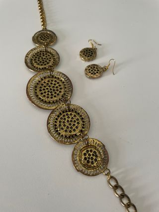 Collar y pendientes dorados | Bisutería