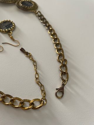 Collar y pendientes dorados | Bisutería