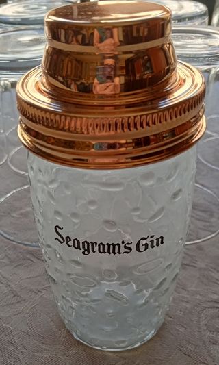 Coctelera Seagram's + 10 vasos