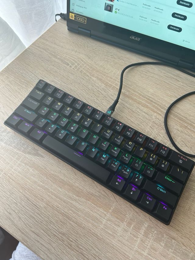 Teclado Gamer Negro con Luces