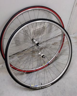 Ruedas para bici de carretera clásica.