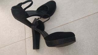 Zapatos negros tacón alto