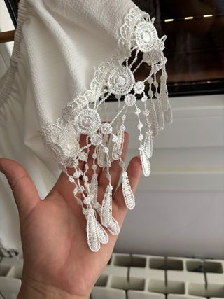 Top blanco hombros caídos