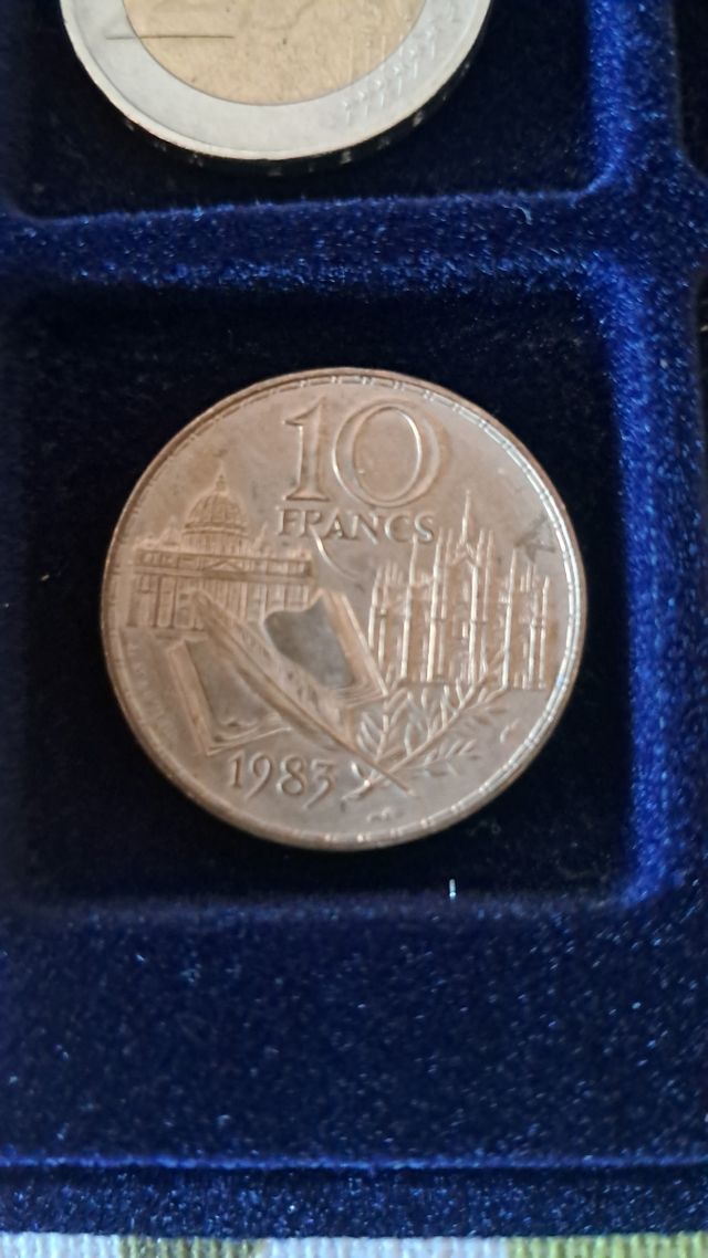 Moeda 10 Francos Franceses (1983)