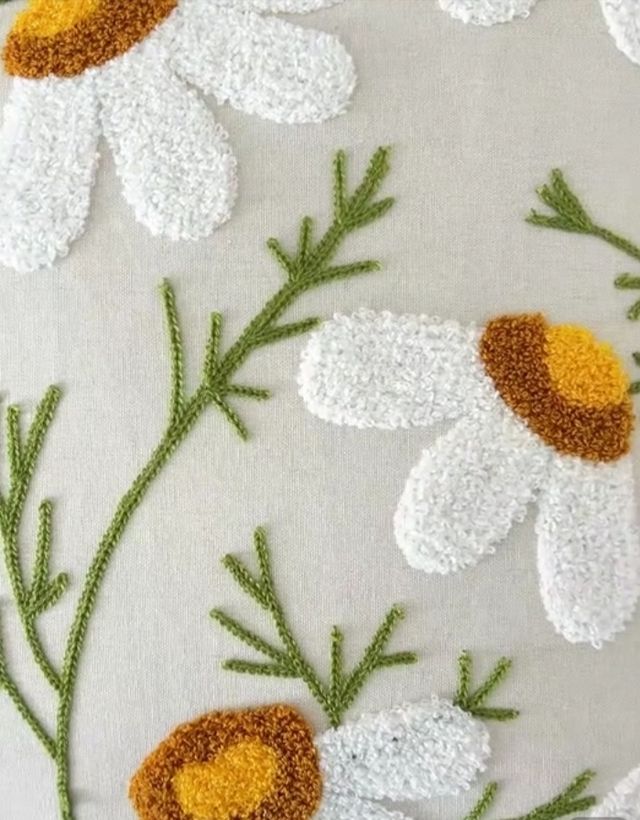 Capa de almofada decorativa, bordada 50x30cm .50% ALGODÃO