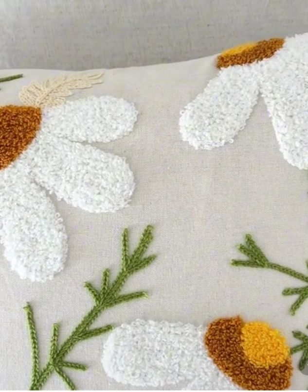 Capa de almofada decorativa, bordada 50x30cm .50% ALGODÃO