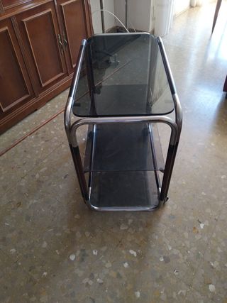 Mesita cristal con ruedas - Moderna