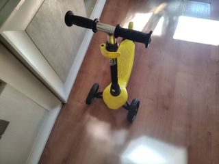 Patinete infantil amarillo