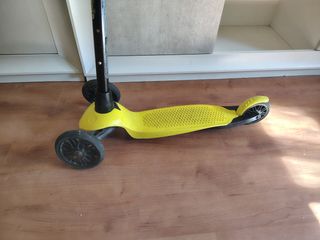 Patinete infantil amarillo