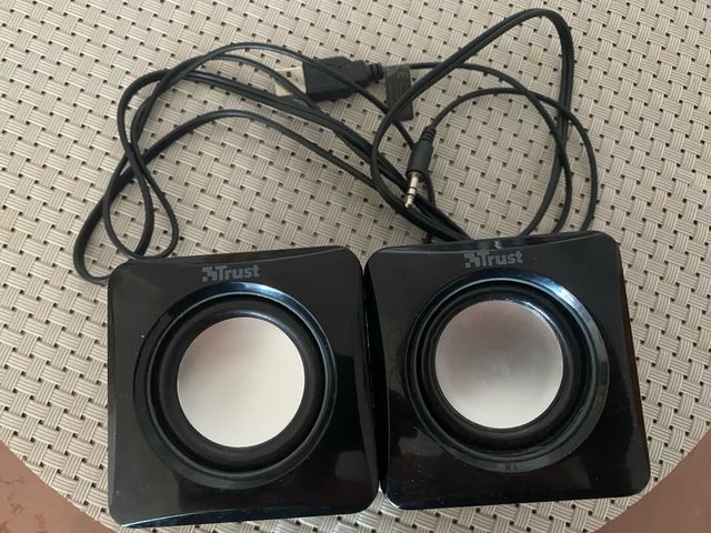 Altavoces Trust - 2 unidades