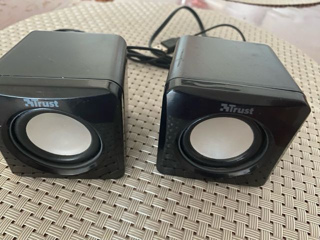 Altavoces Trust - 2 unidades