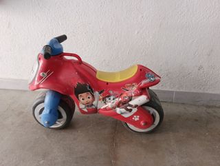 Moto correpasillos Patrulla Canina.