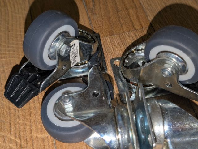 4 Ruedas giratorias para muebles