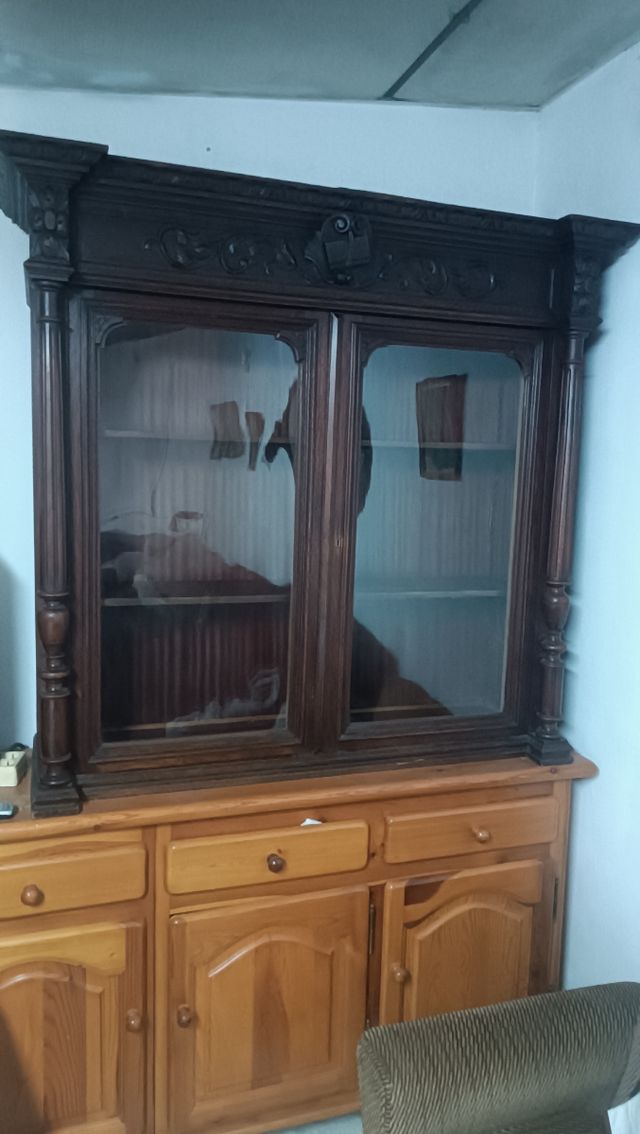 Aparador madera maciza antiguo