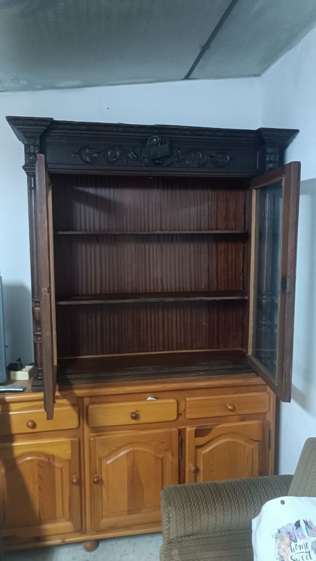 Aparador madera maciza antiguo