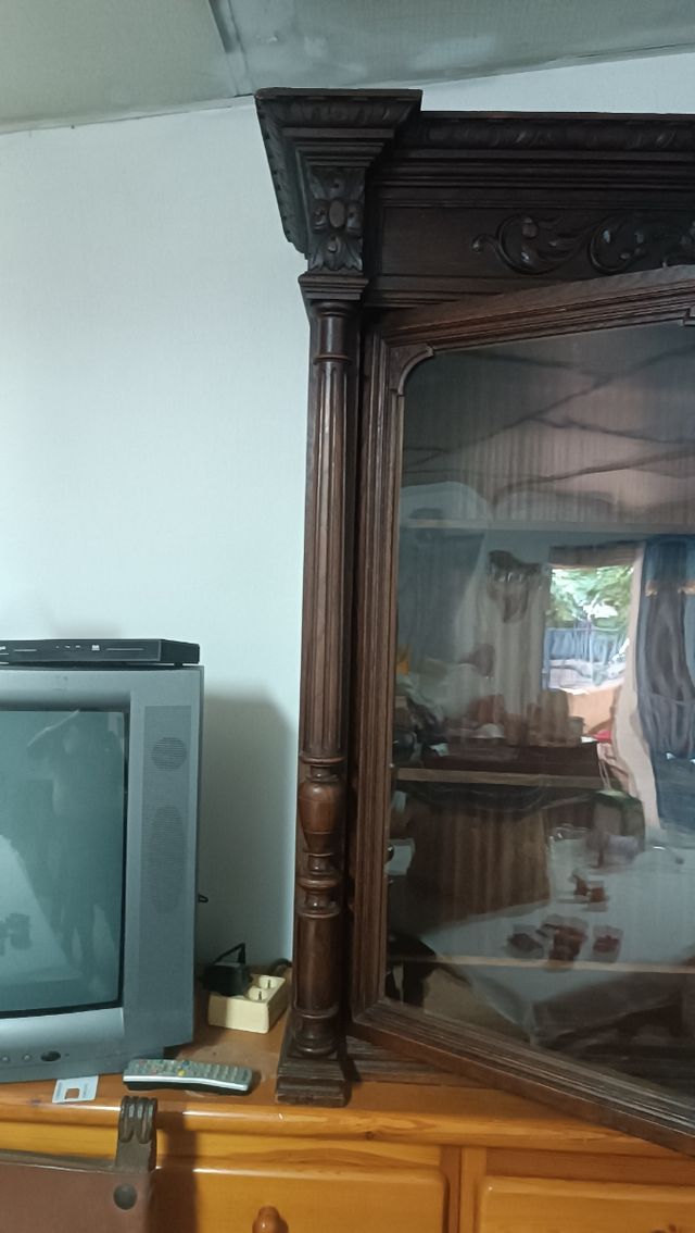 Aparador madera maciza antiguo