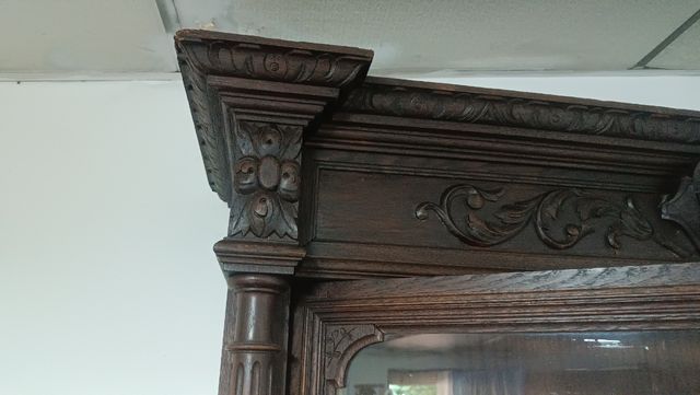 Aparador madera maciza antiguo