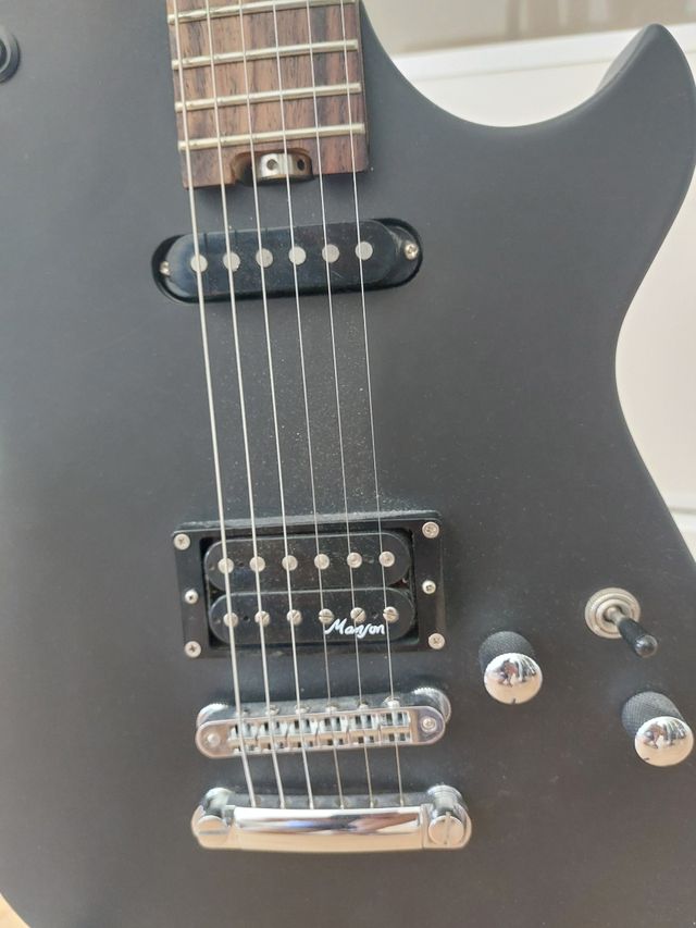 Guitarra eléctrica Cort MBC-1 negra