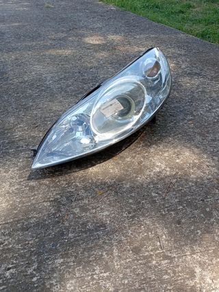Faro Peugeot izquierdo