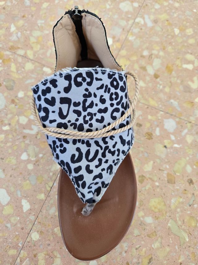 Sandalias estampadas leopardo