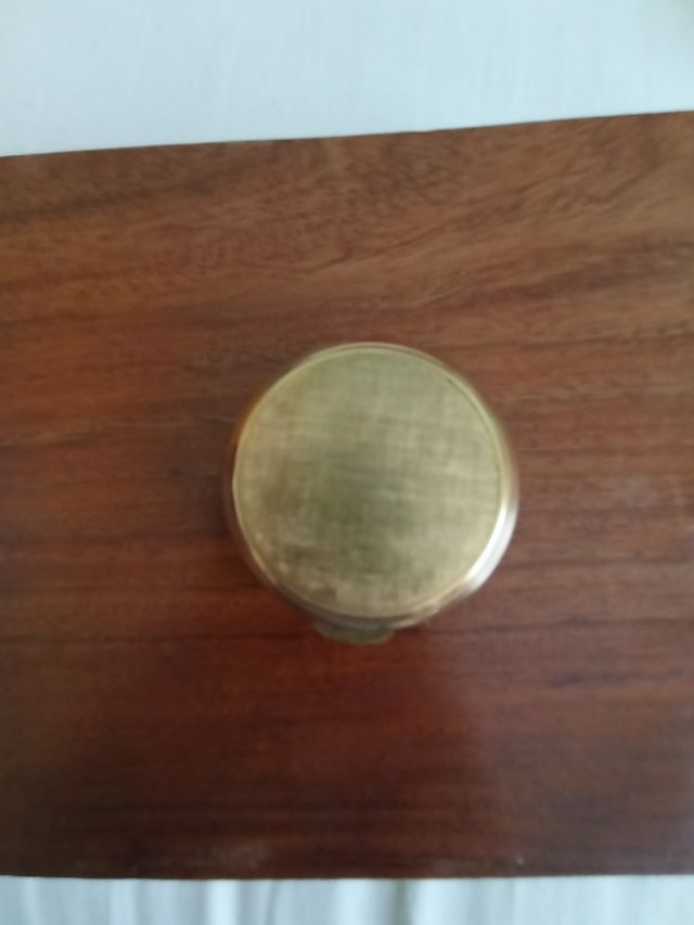 Joyero dorado, herradura de plata. Con cierre.