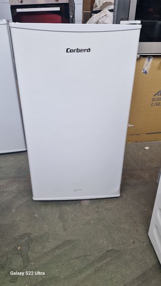 Nevera Corberó blanca - Mini frigorífico