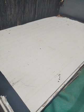 Panel sándwich blanco usado