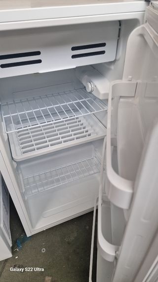 Nevera COMFEE blanca - Mini frigorífico nuevo