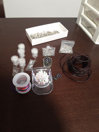 Kit bisutería: Pulseras y colgantes