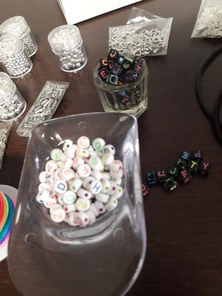 Kit bisutería: Pulseras y colgantes