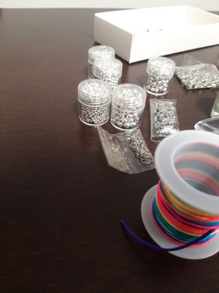 Kit bisutería: Pulseras y colgantes