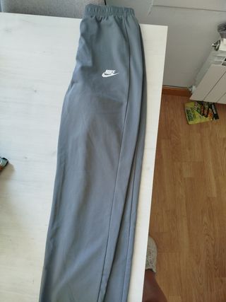 Chándal Nike gris (158-170cm)